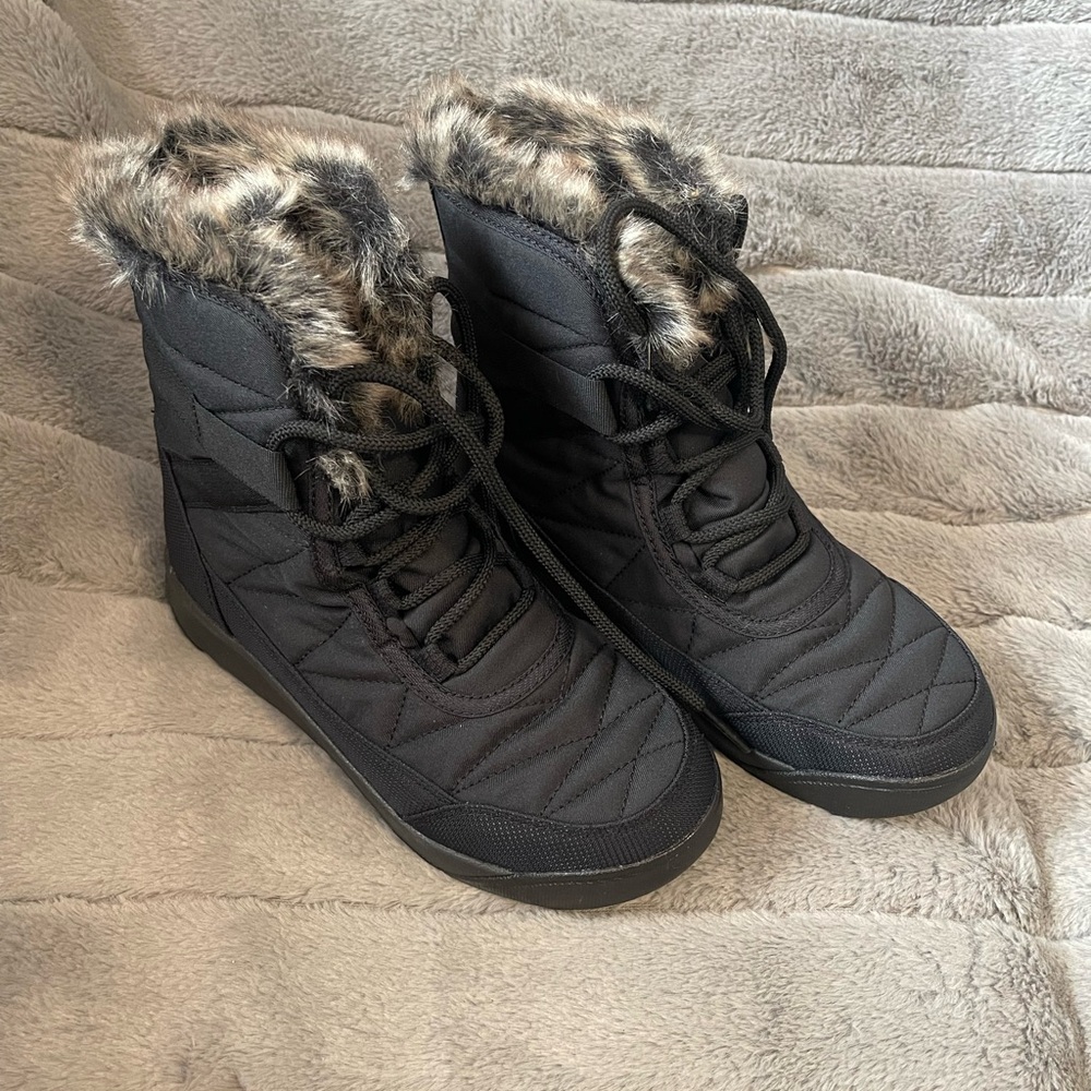 Columbia Black Faux-Fur Trim Winter Boots for Women